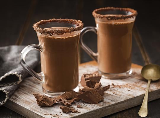 CHOCOLATE QUENTE CREMOSO RÁPIDO E FÁCIL